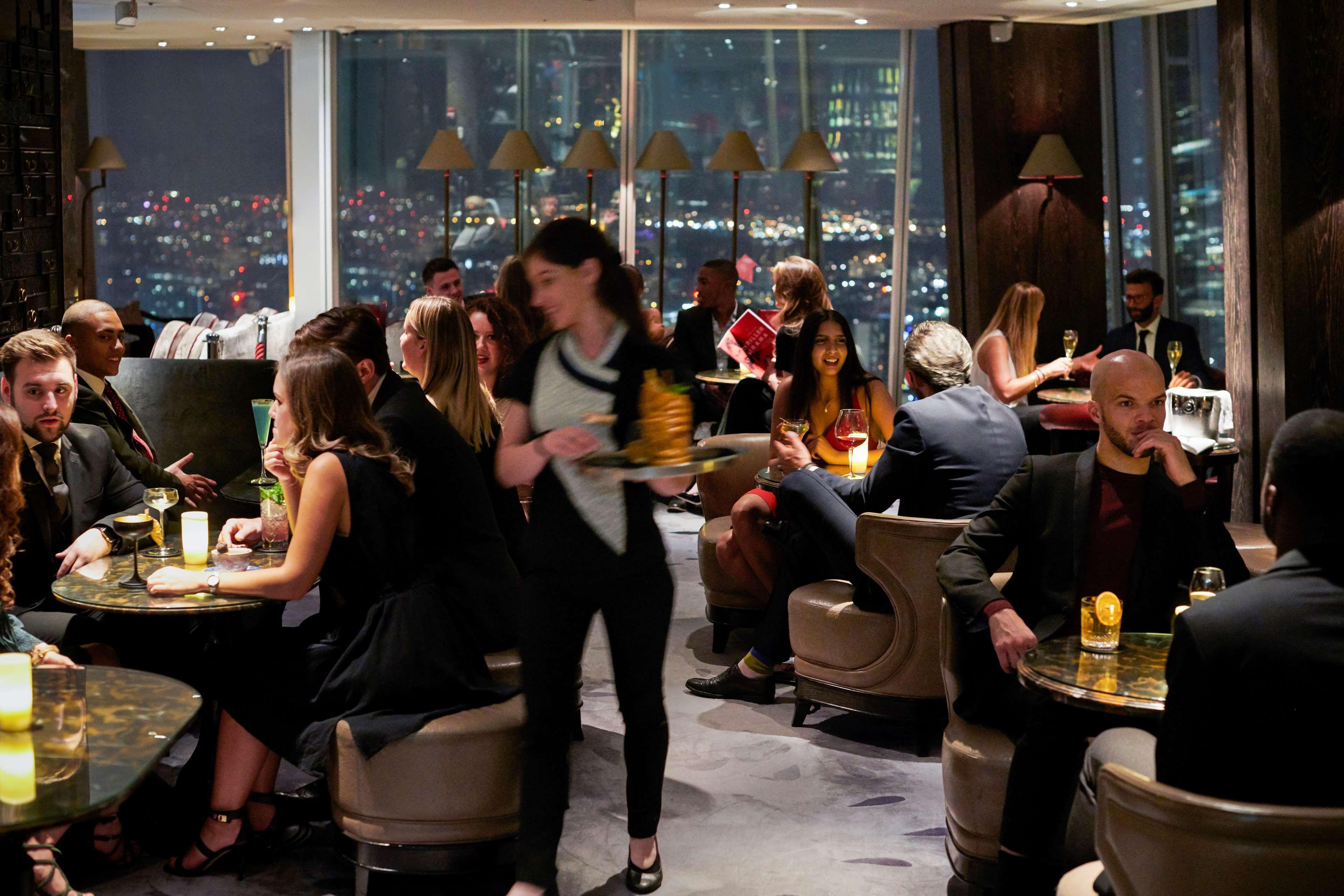 Shangri-La The Shard, London Exteriör bild The bar at the top of the Shard