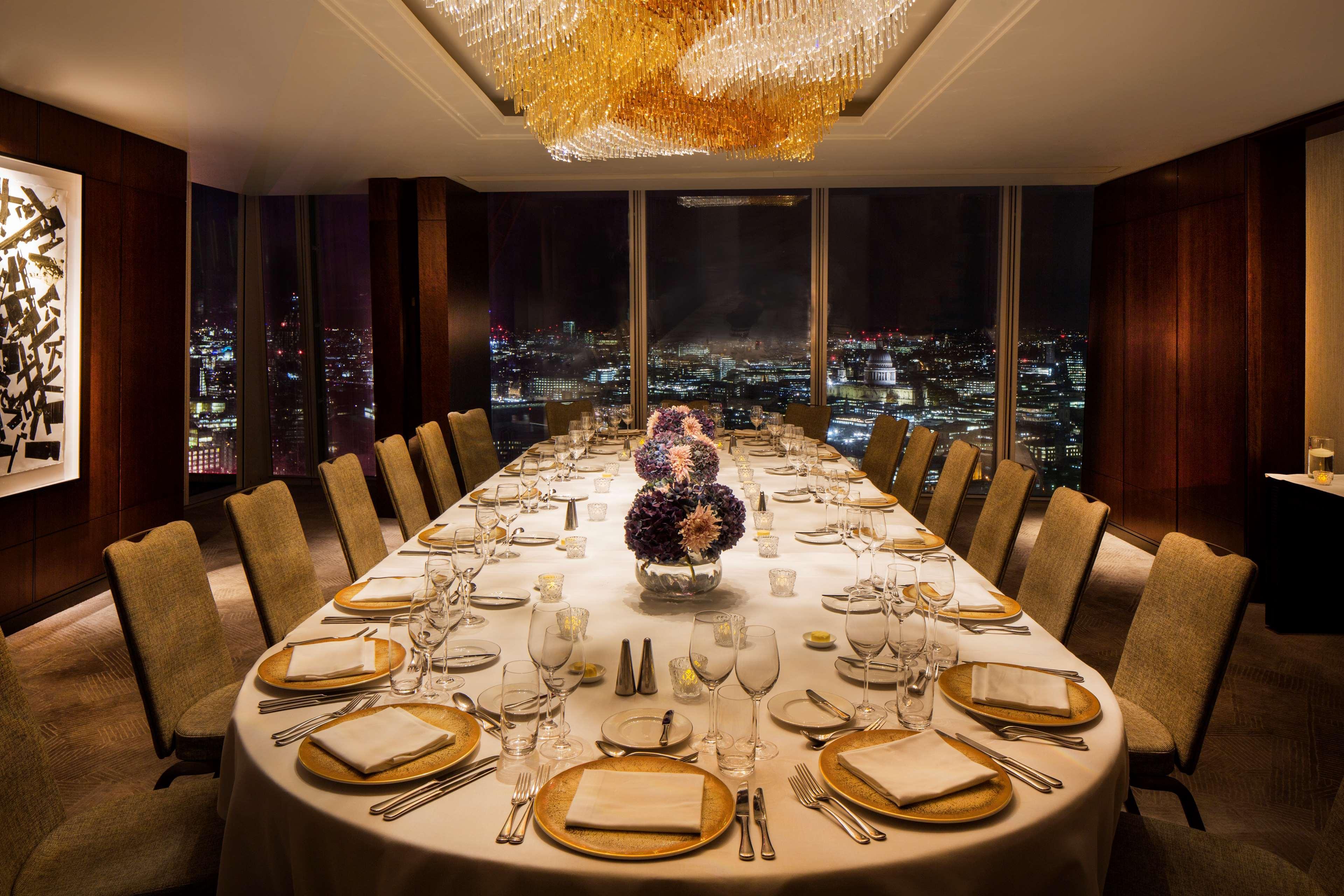 Shangri-La The Shard, London Exteriör bild The private dining room at the restaurant