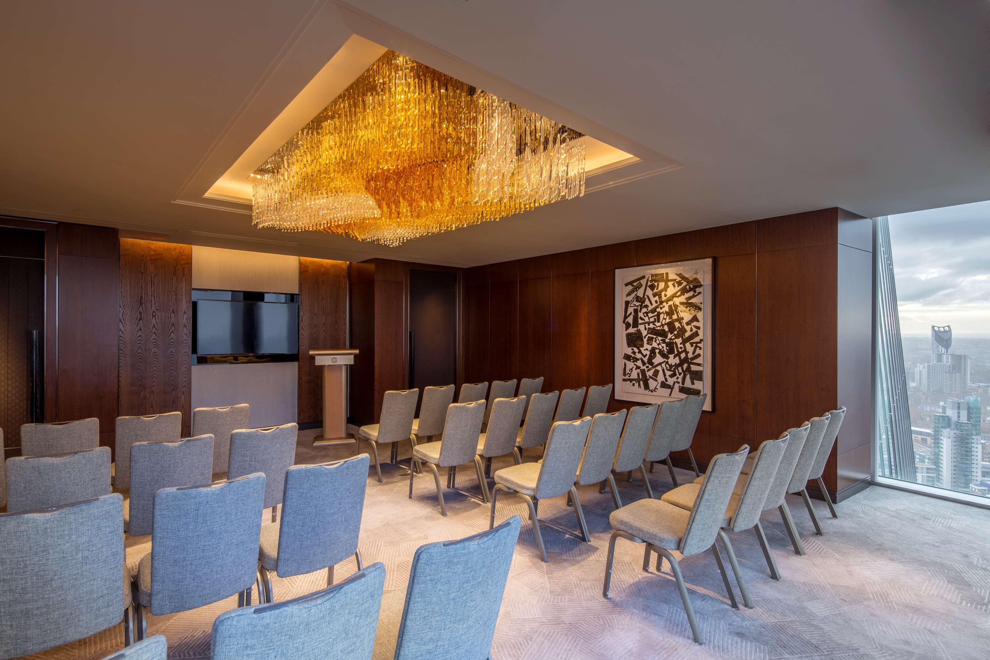 Shangri-La The Shard, London Exteriör bild The meeting room