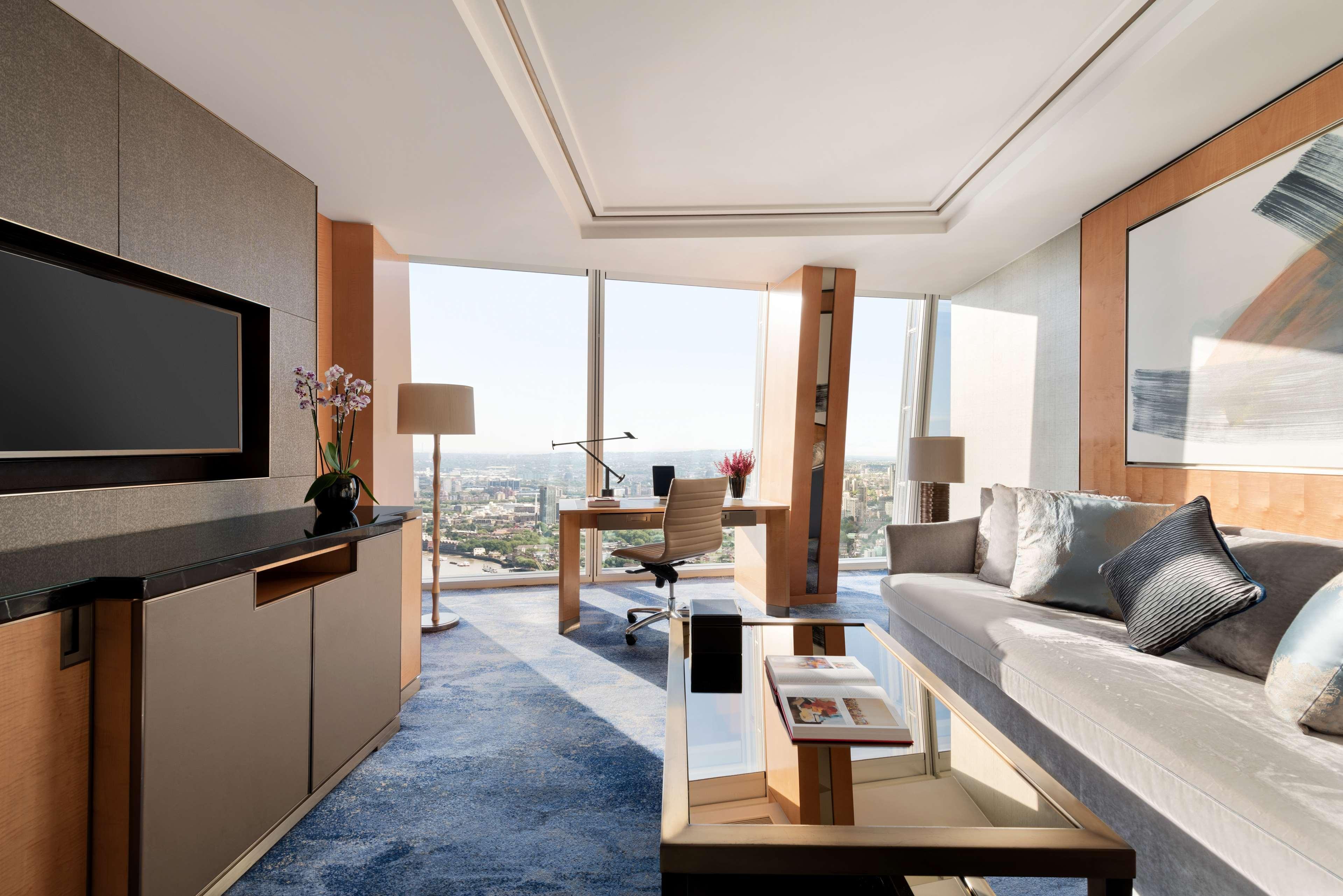 Shangri-La The Shard, London Exteriör bild A suite at the hotel