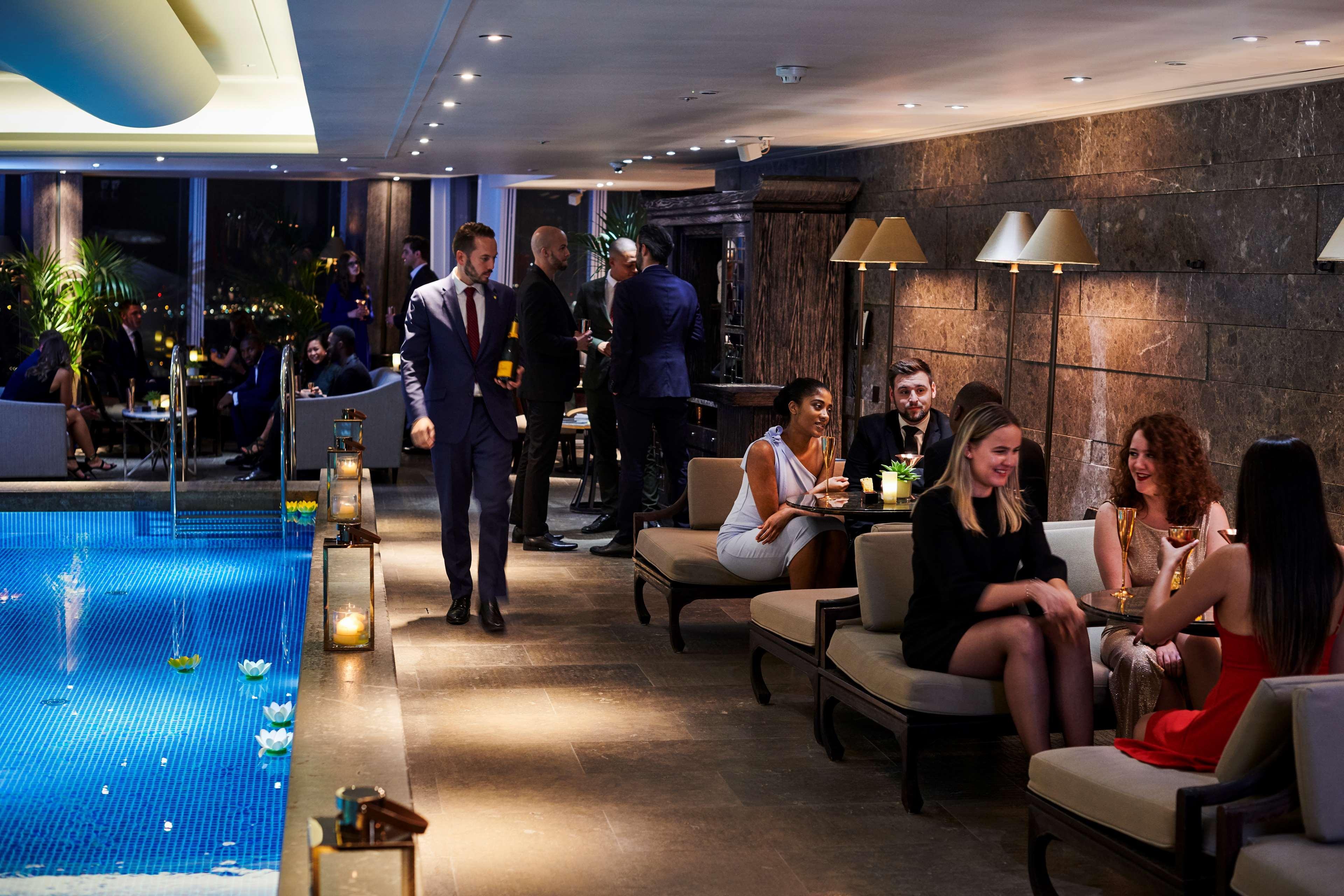 Shangri-La The Shard, London Exteriör bild The Pool Bar