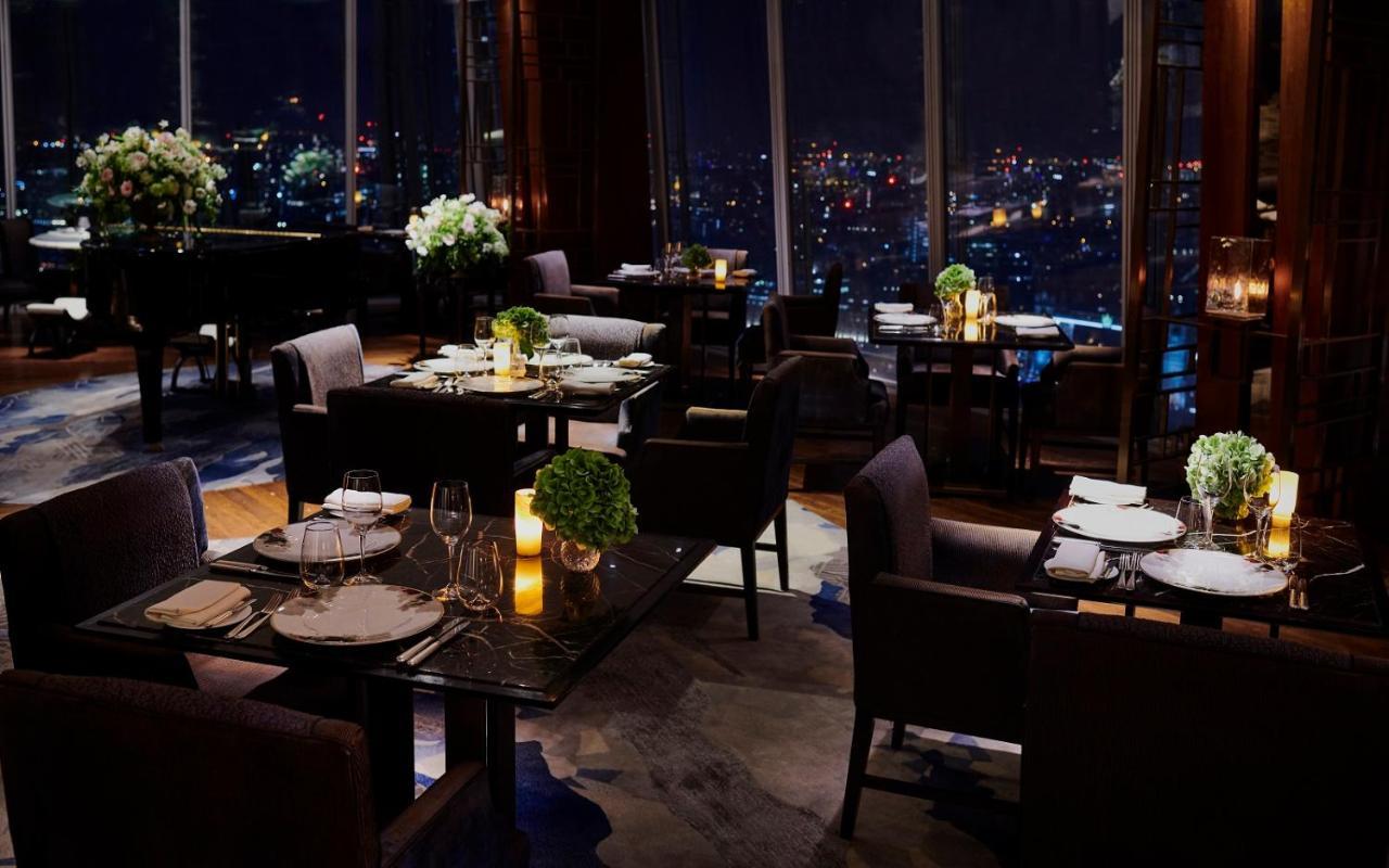Shangri-La The Shard, London Exteriör bild The restaurant at night